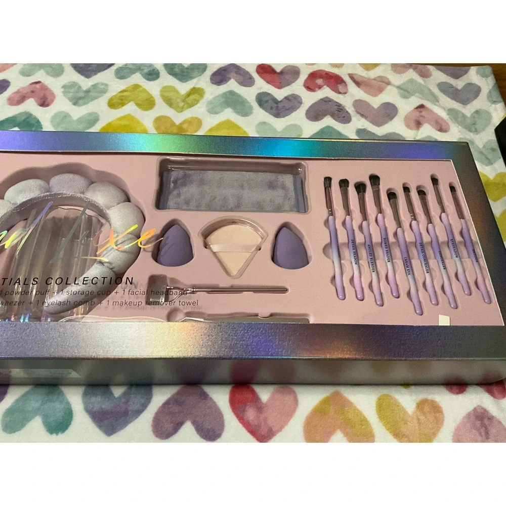 Grand Luxe 27 Piece Essentials Collection Makeup Brush and Beauty Tool Set